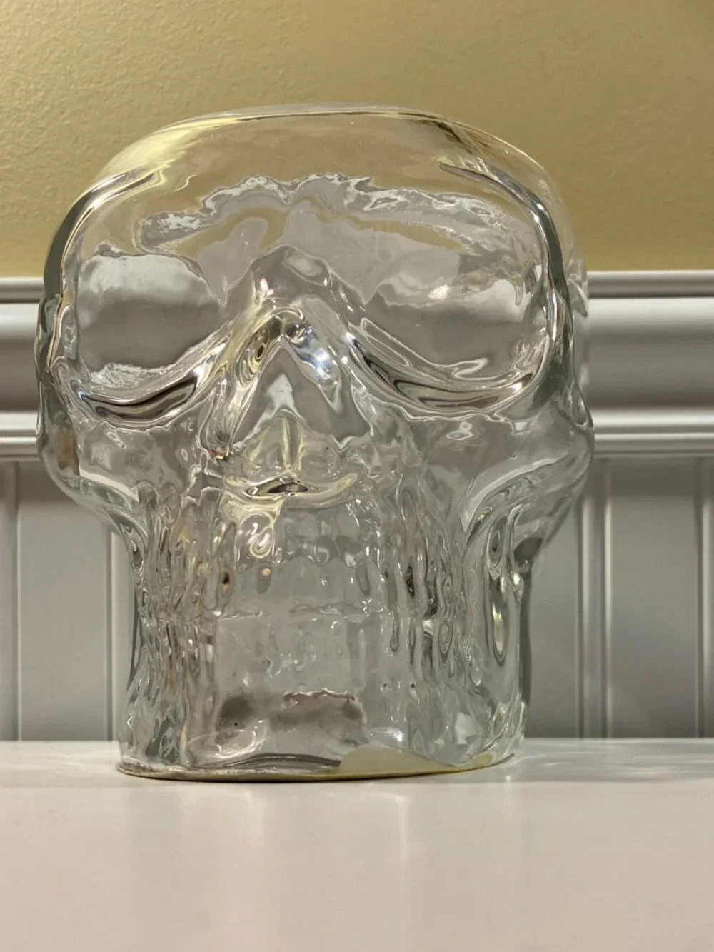 Bath & Body Works Halloween Light Up Skull 3 Wick Glass Candle Holder